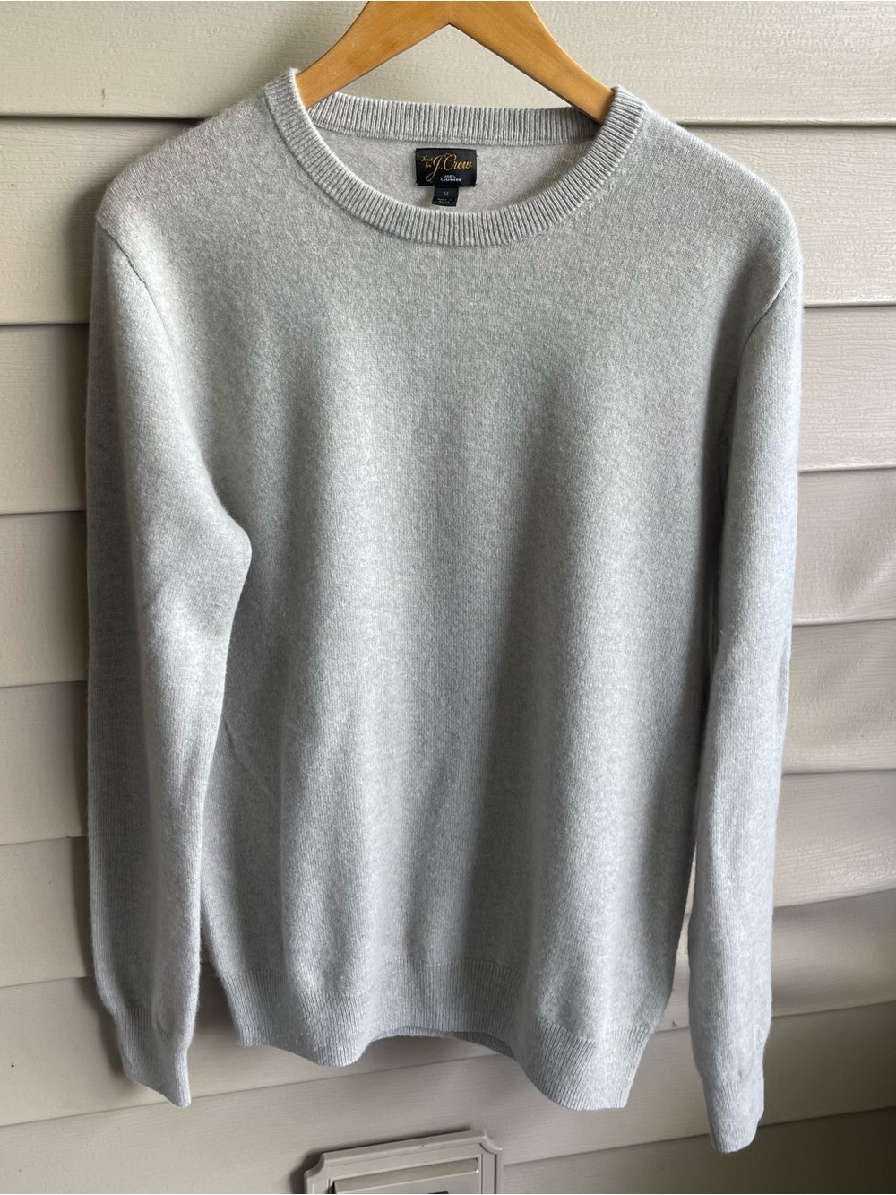 J. Crew Men’s 100% Cashmere Crewneck Sweater Size M Grey Quite Luxury Winter